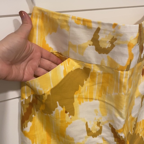 Calvin Klein yellow floral skirt with pockets - Picture 2 of 9